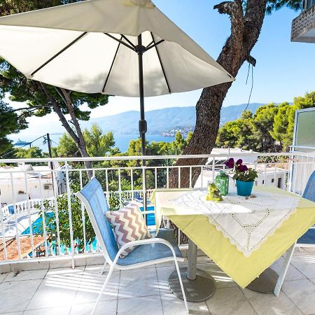 Poros Town Lions Apartments מראה חיצוני תמונה