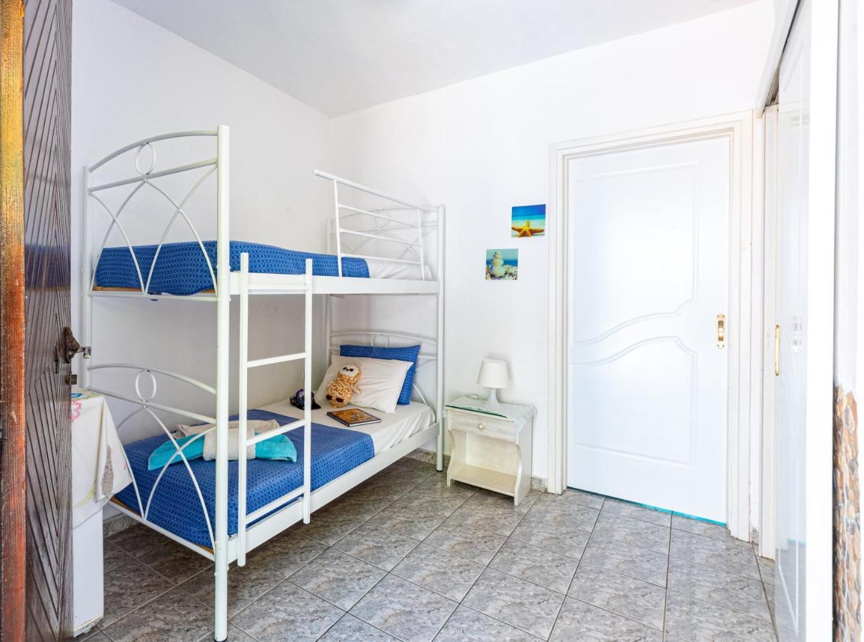 Poros Town Lions Apartments מראה חיצוני תמונה