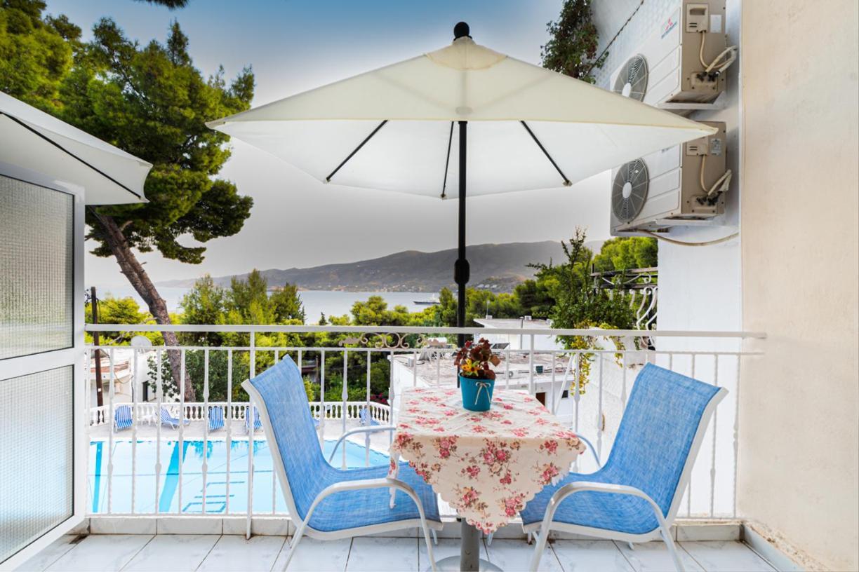 Poros Town Lions Apartments מראה חיצוני תמונה