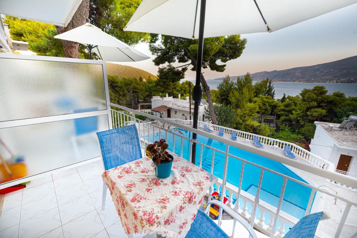 Poros Town Lions Apartments מראה חיצוני תמונה