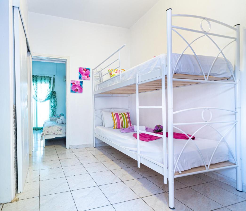 Poros Town Lions Apartments מראה חיצוני תמונה