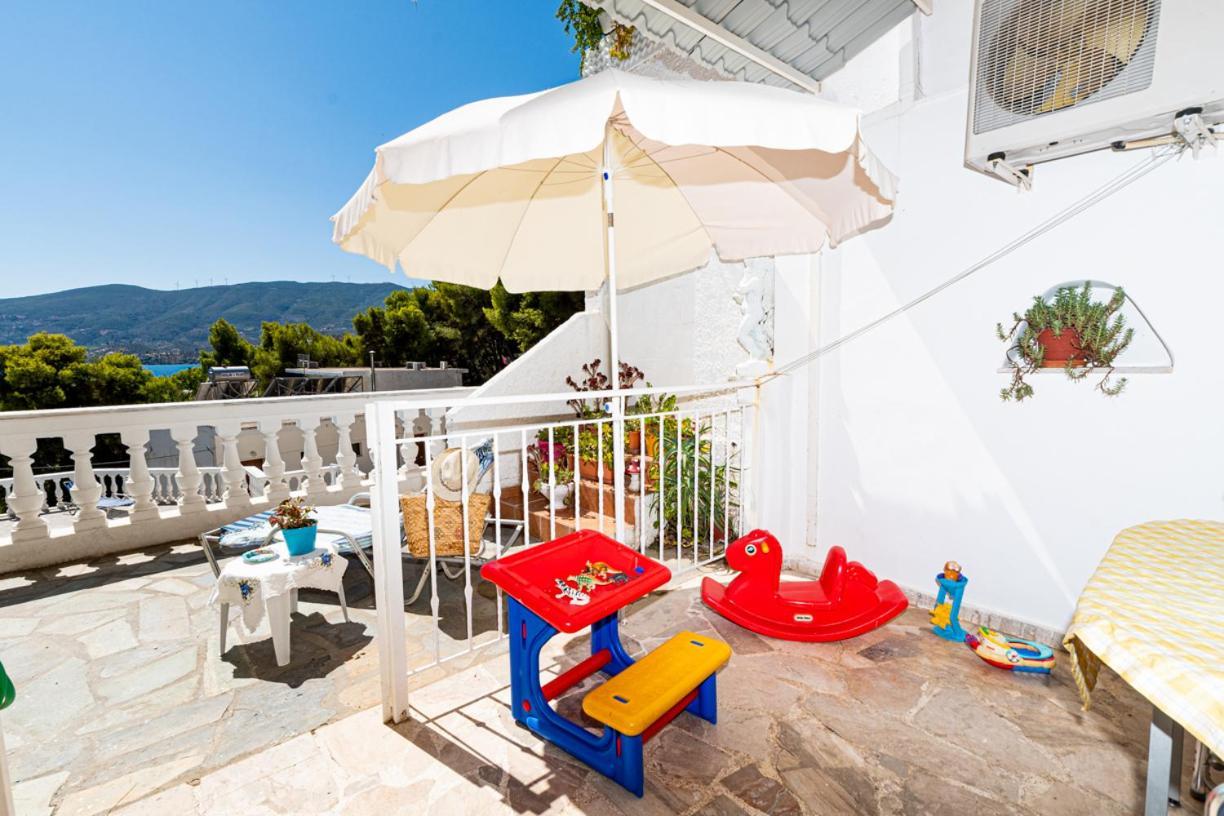 Poros Town Lions Apartments מראה חיצוני תמונה