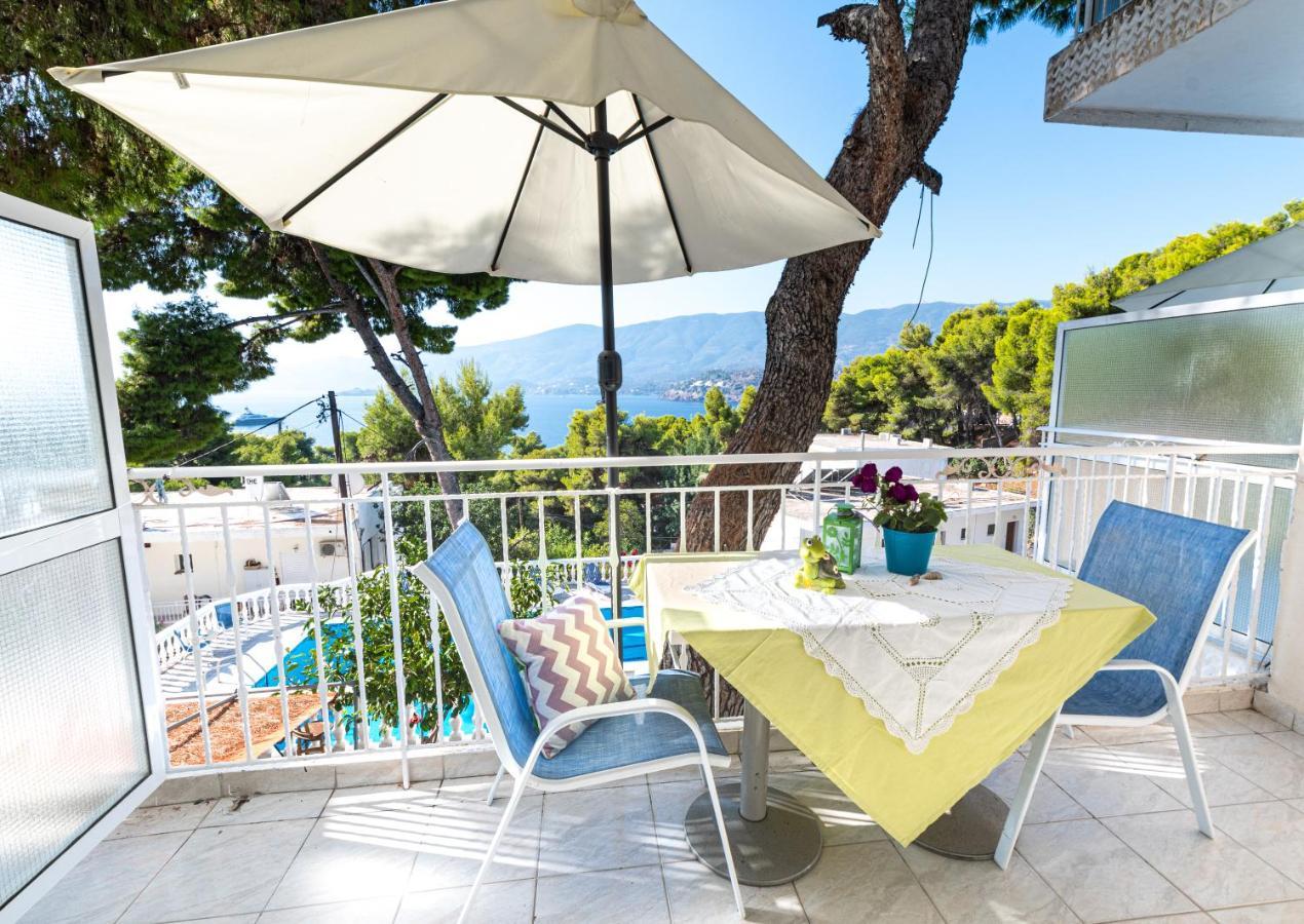 Poros Town Lions Apartments מראה חיצוני תמונה