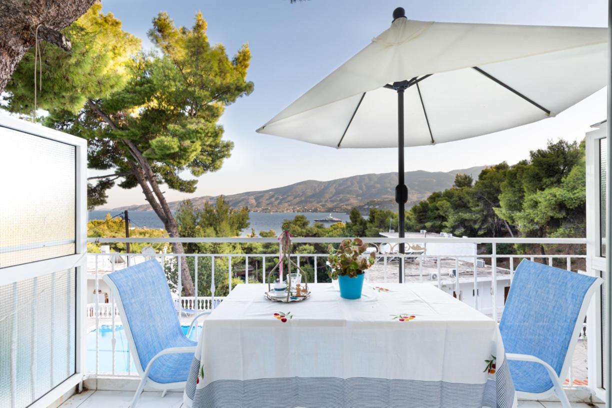 Poros Town Lions Apartments מראה חיצוני תמונה