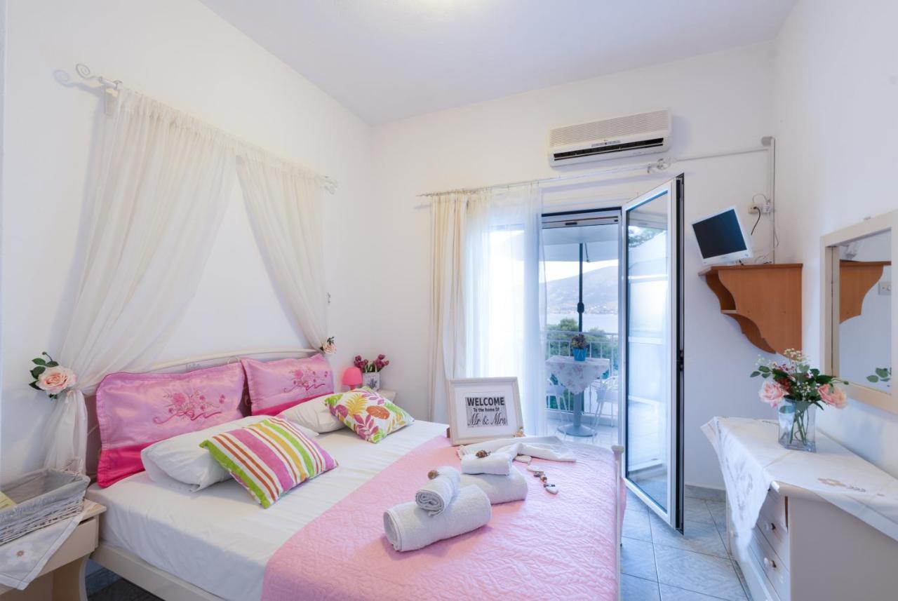 Poros Town Lions Apartments מראה חיצוני תמונה