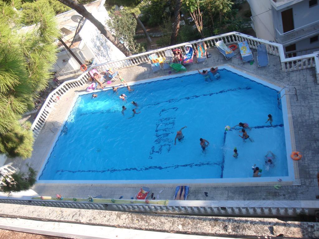 Poros Town Lions Apartments מראה חיצוני תמונה