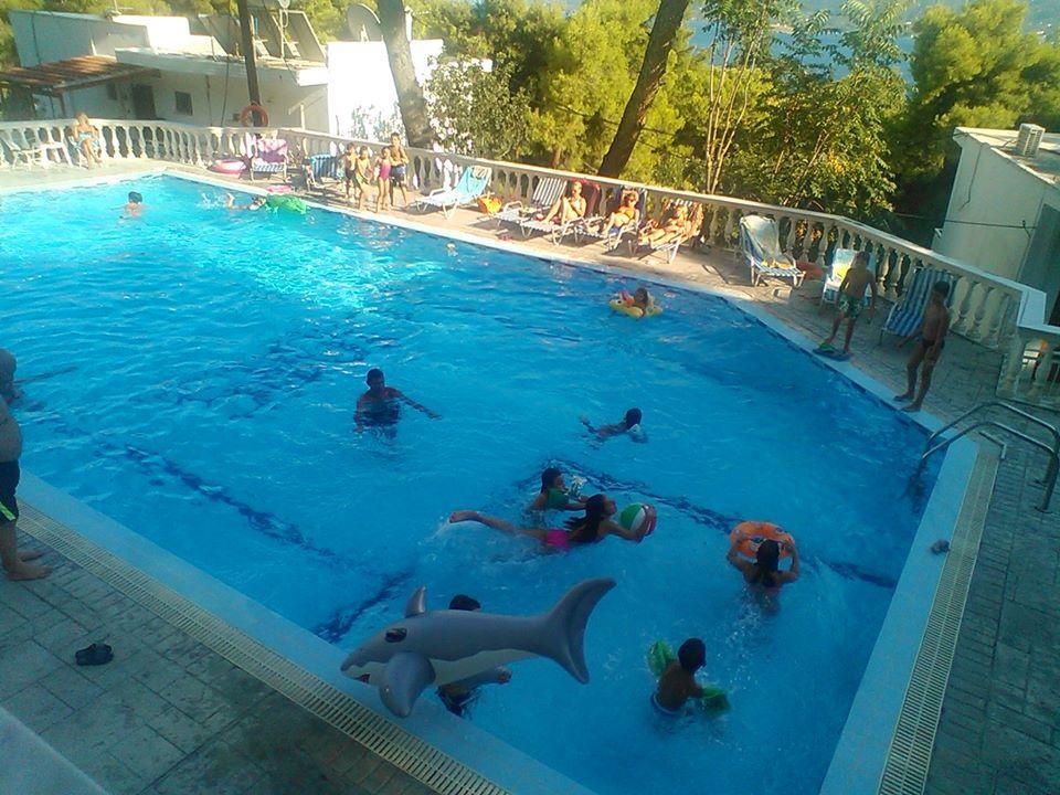 Poros Town Lions Apartments מראה חיצוני תמונה