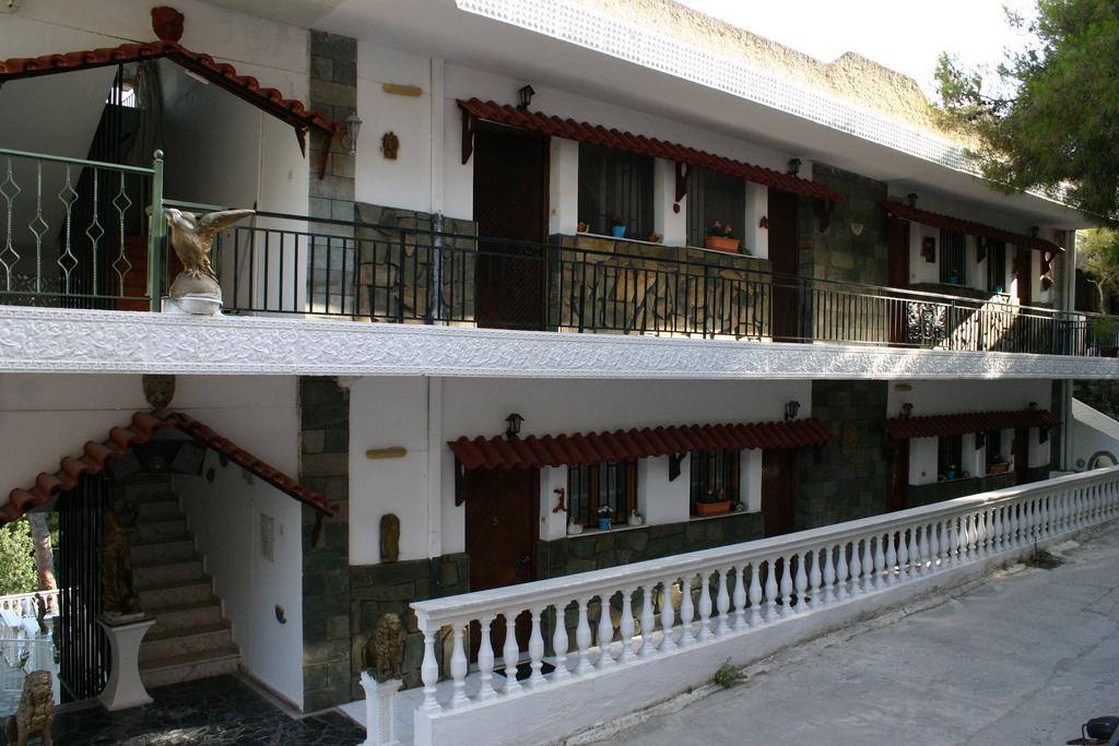 Poros Town Lions Apartments מראה חיצוני תמונה