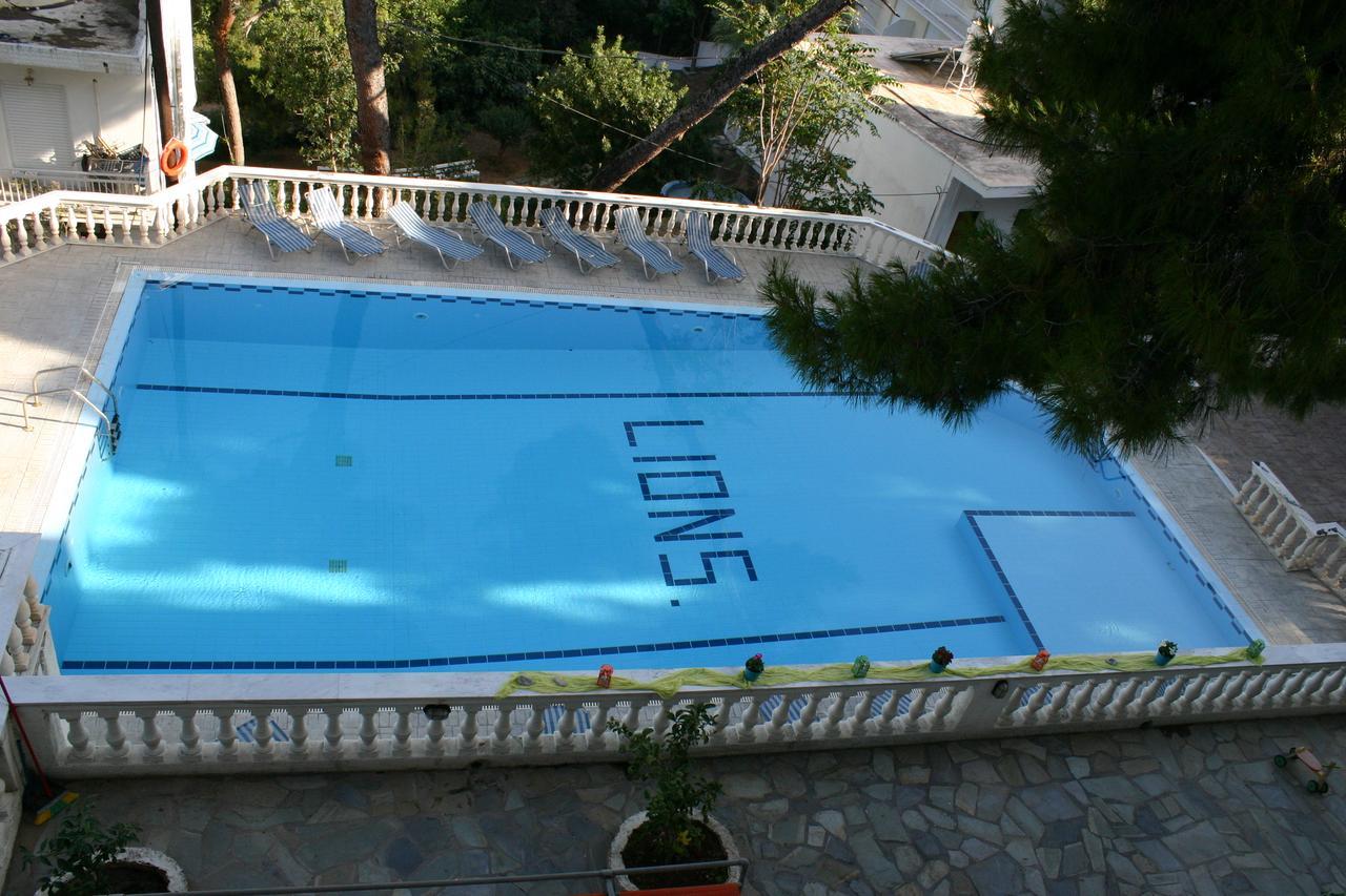 Poros Town Lions Apartments מראה חיצוני תמונה